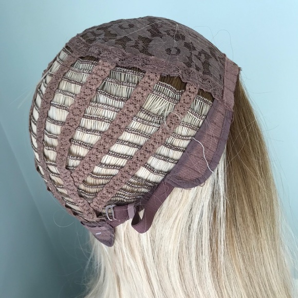 NEW Blonde Body Wave Synthetic Wig - Picture 3 of 3